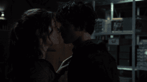  / The 100 (3 : 1-16   16) | NewStudio