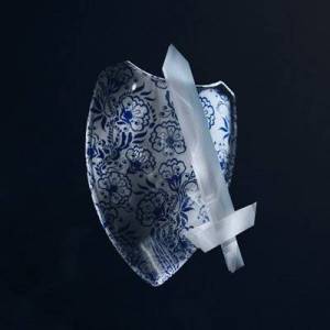  Mary Sue - Porcelain Shield, Paper Sword
